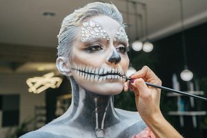 Theatrical make-up course
