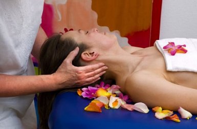 Lomi lomi massage courses at a price £240 in London: training with a  certificate at the L'ecole De Beaute School